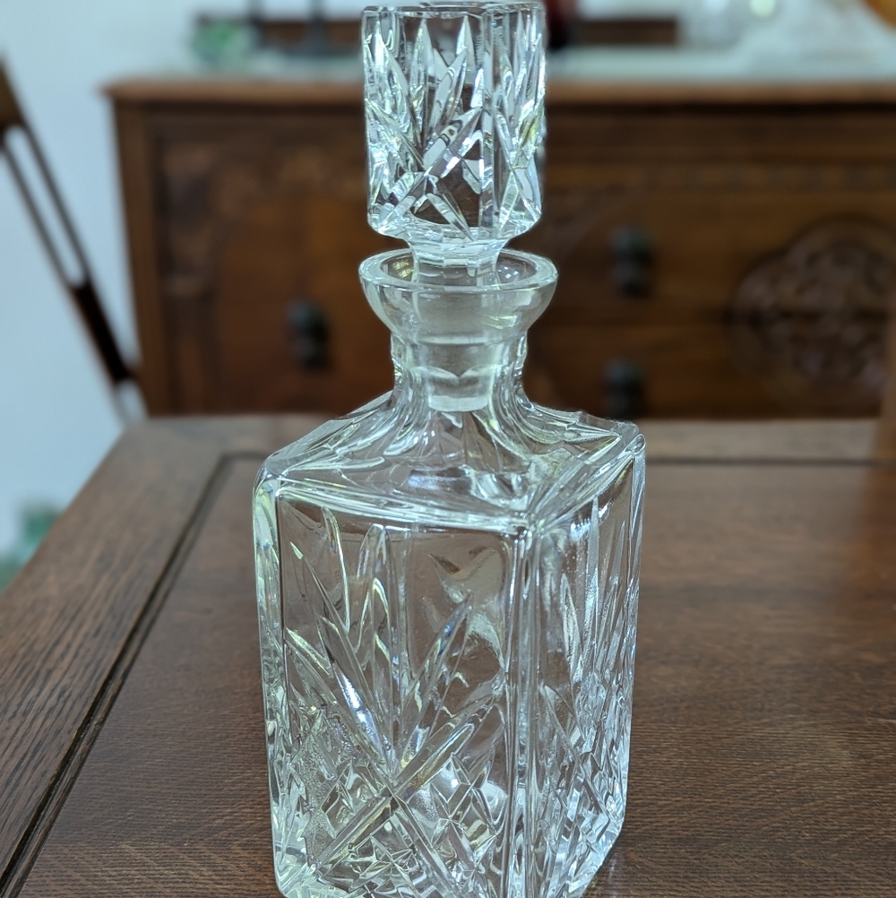 Vintage Cut Crystal Liquor Glass Decanter - Picture 6 of 10